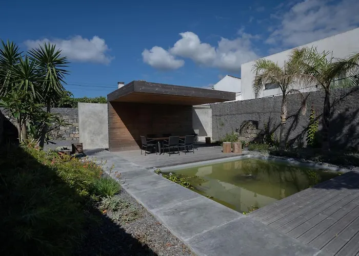 North Shore Hostel *